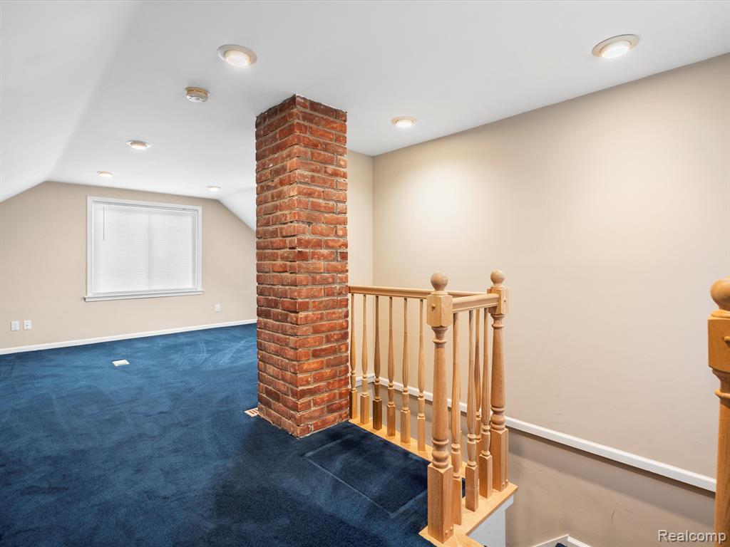 829 N REMBRANDT Avenue, Royal Oak, MI 48067 — Photo 15
