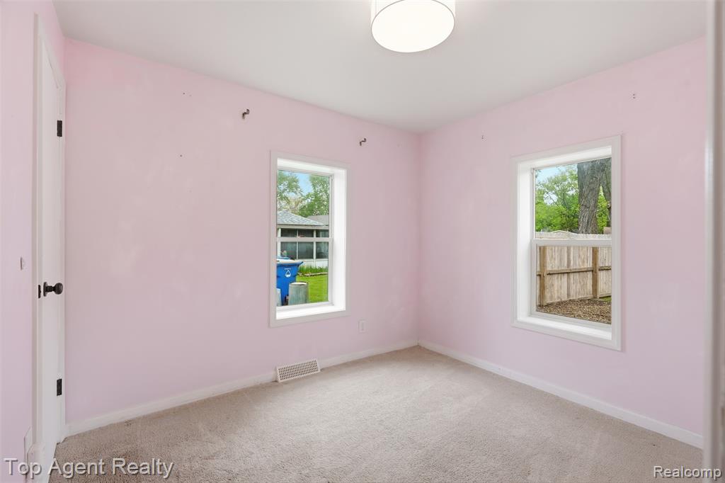 7048 Lapham, Waterford, MI 48329 — Photo 17