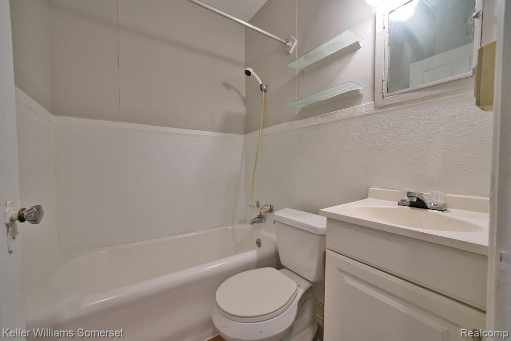 51 SPOKANE Drive, Pontiac, MI 48341 — Photo 9