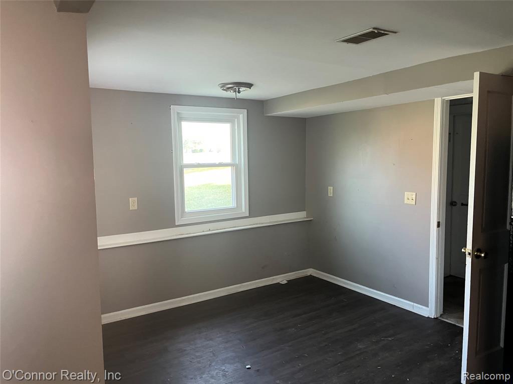 2929 N River Road, Fort Gratiot, MI 48059 — Photo 9