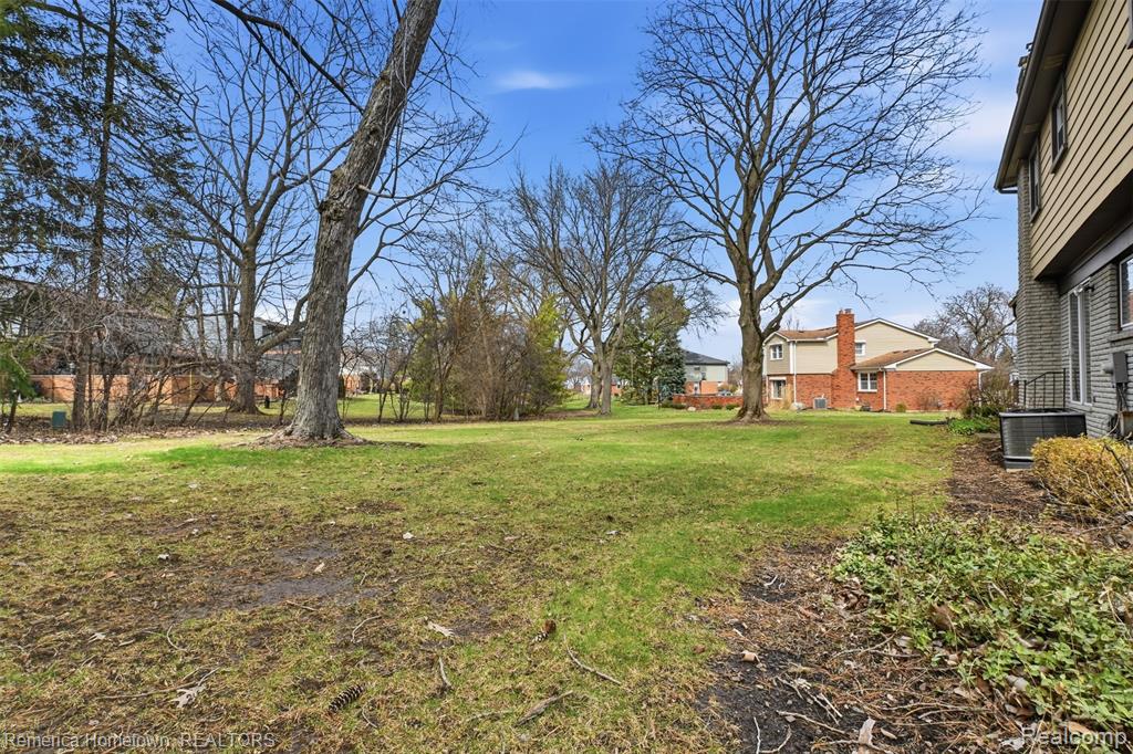 12811 Glenview Drive, Plymouth, MI 48170 — Photo 33