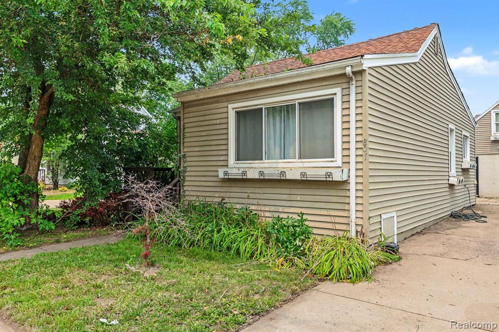 807 E 14 Mile Road, Birmingham, MI 48009