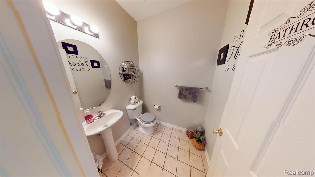 8109 ADDINGTON Drive, Commerce Twp, MI 48390 — Photo 28