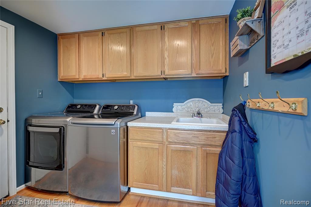 4950 Whitlow Court, Commerce Twp, MI 48382 — Photo 32