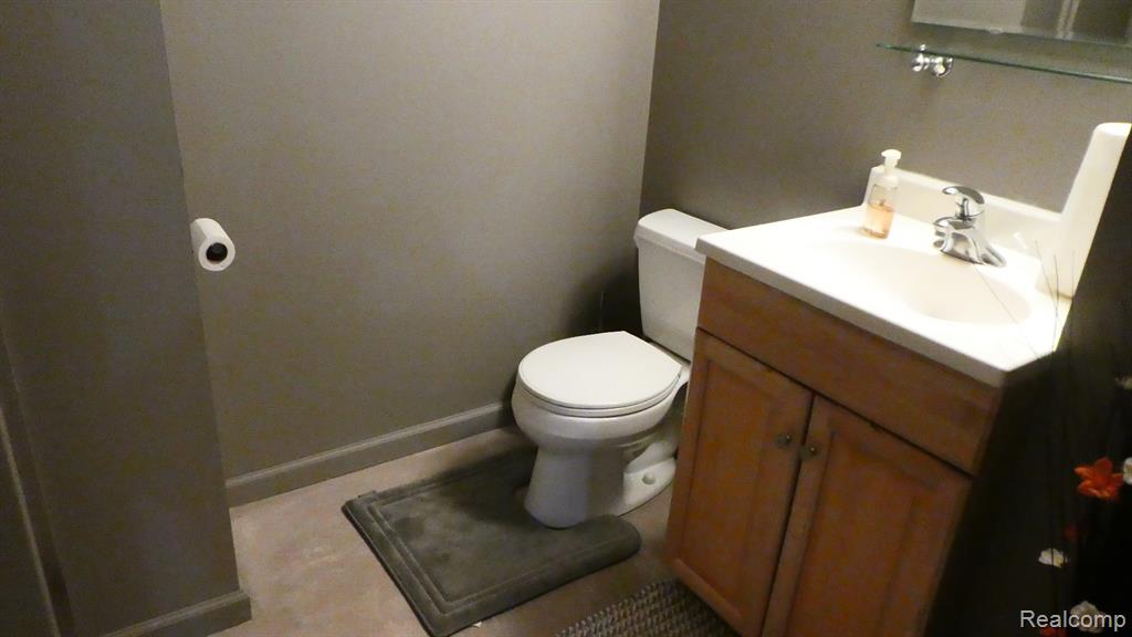 8051 Prestonwood Court, Flushing, MI 48433 — Photo 56