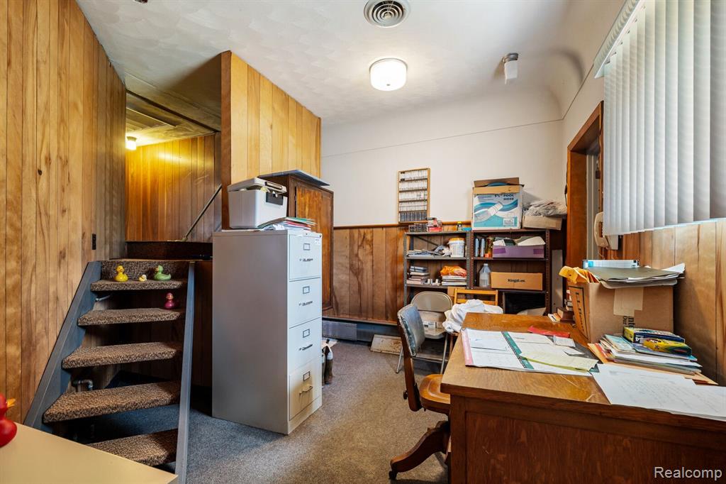 510 W GIRARD Avenue, Madison Heights, MI 48071 — Photo 12