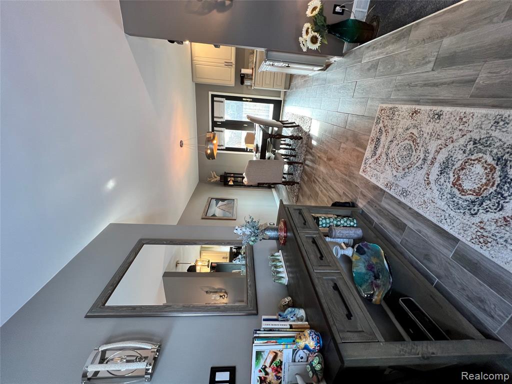 5045 Westcombe Lane N, West Bloomfield, MI 48324 — Photo 4