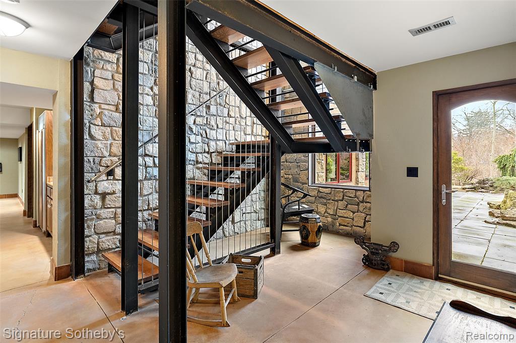 7357 LINDENMERE Drive, Bloomfield Hills, MI 48301 — Photo 52