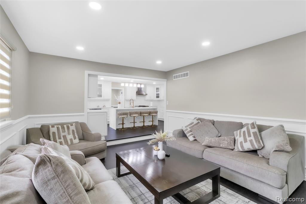 6880 Brookshire Drive, Canton, MI 48187 — Photo 18