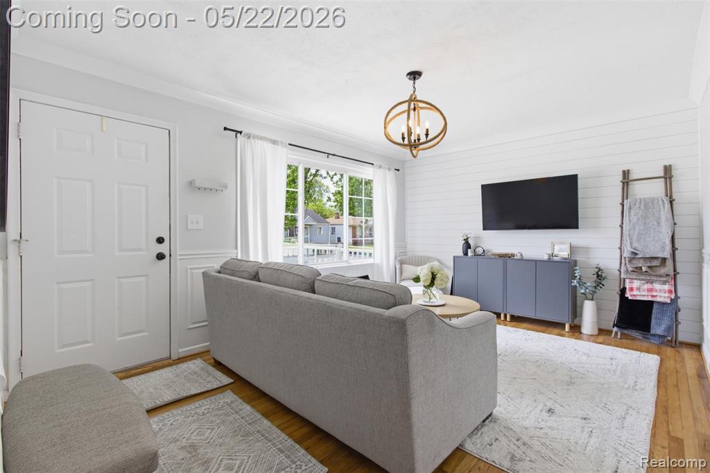 645 E Barrett Avenue E, Madison Heights, MI 48071 — Photo 4