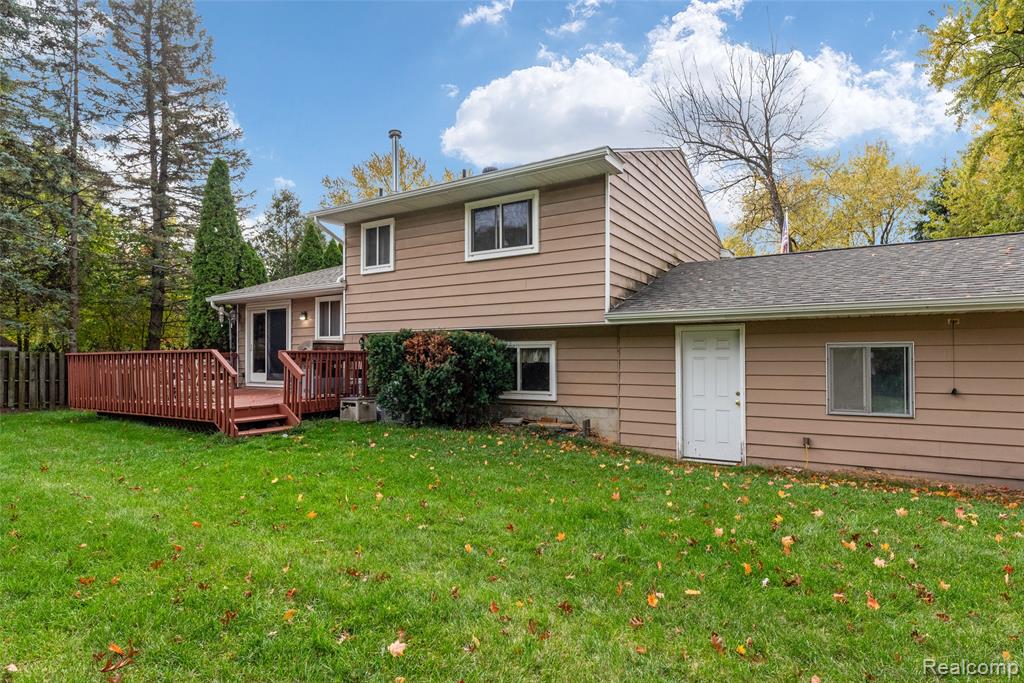 4245 Bunker Avenue, West Bloomfield, MI 48323 — Photo 29