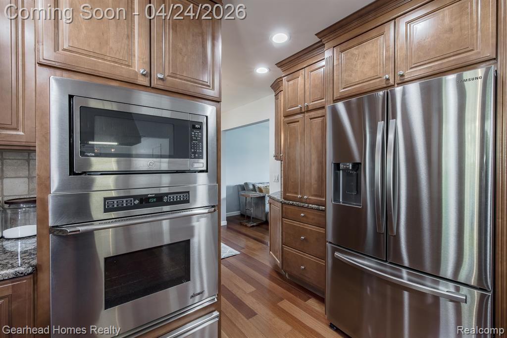 4040 Rollins Avenue, Waterford, MI 48329 — Photo 17