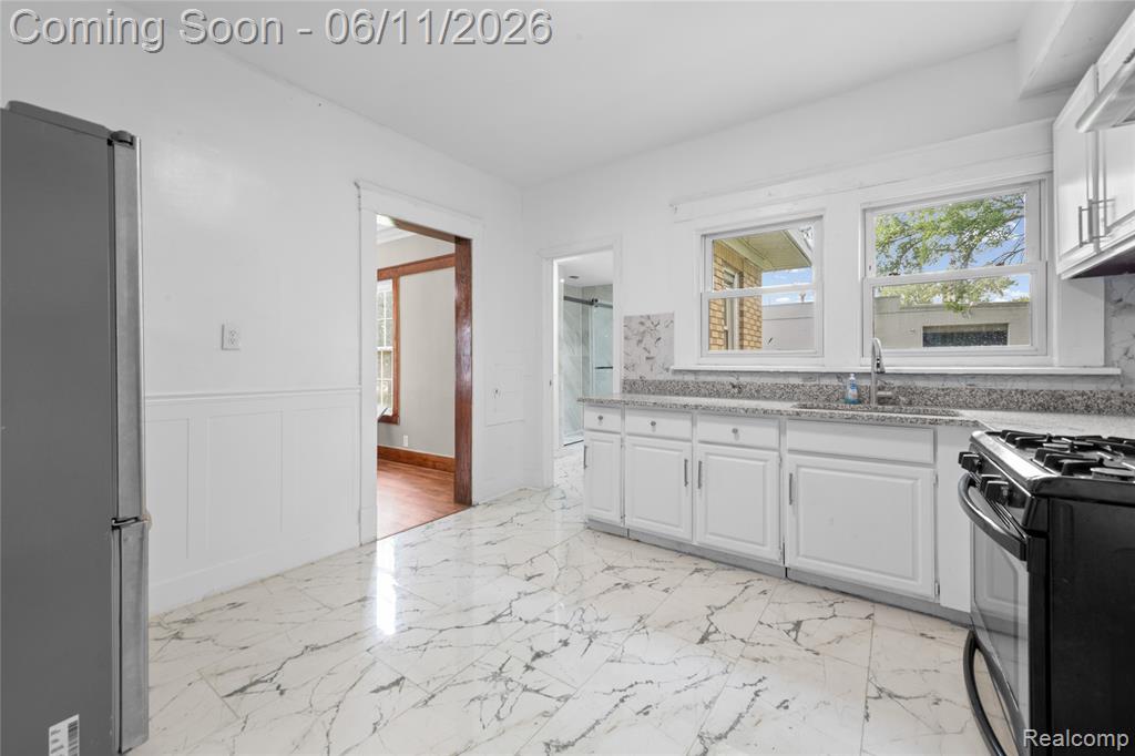 21855 Schoenherr Road, Warren, MI 48089 — Photo 4