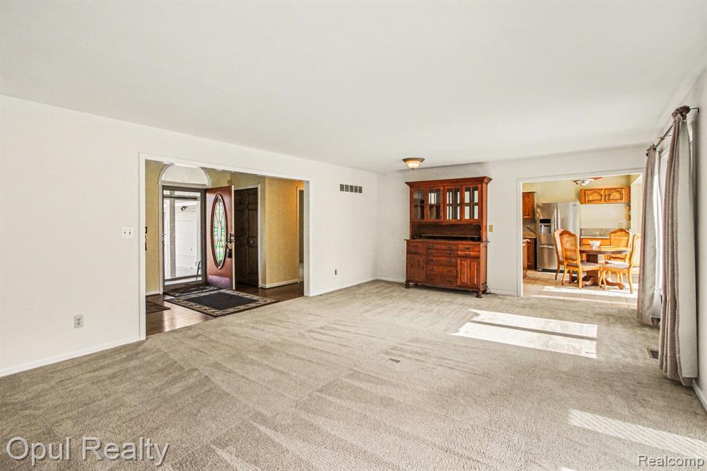 3575 Clark Circle, Commerce Twp, MI 48382 — Photo 31