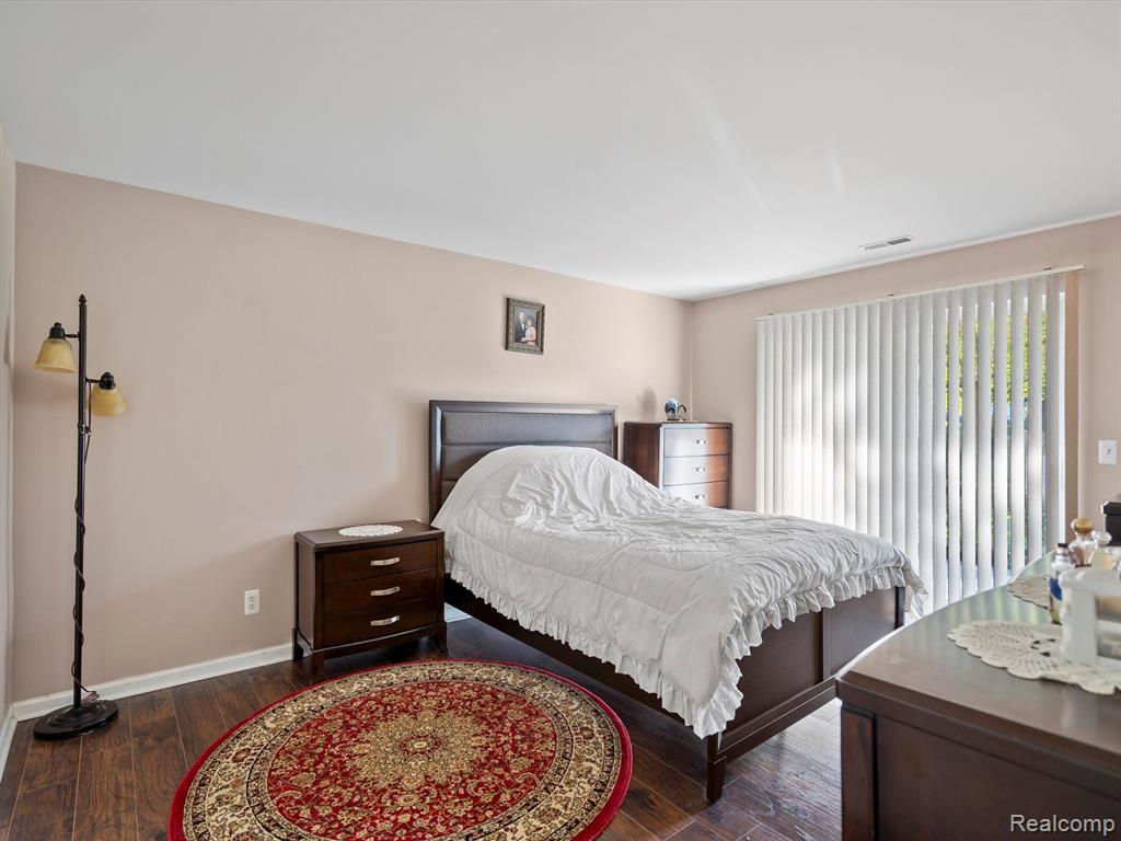 4043 BERKSHIRE Drive, Sterling Heights, MI 48314 — Photo 20