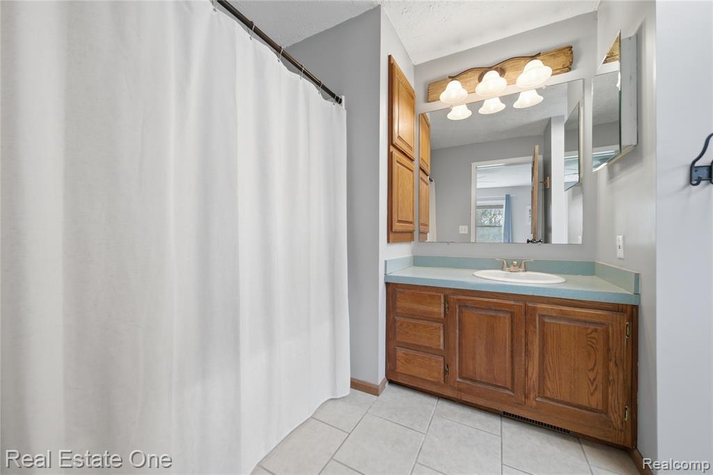 3351 N M 52, Stockbridge, MI 49285 — Photo 12
