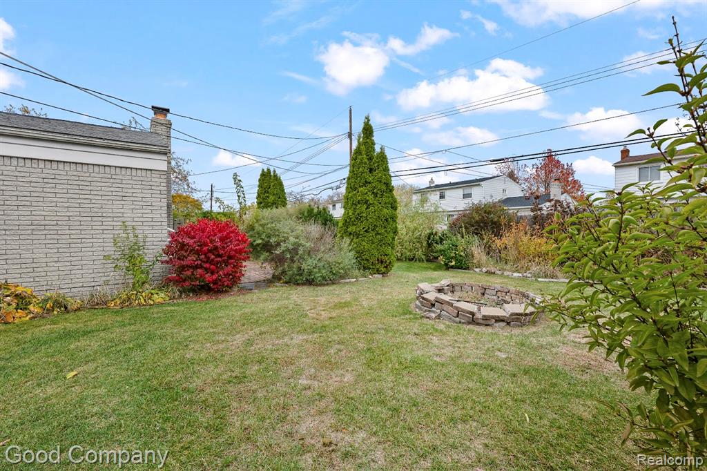 4215 Nickolas Drive, Sterling Heights, MI 48310 — Photo 28