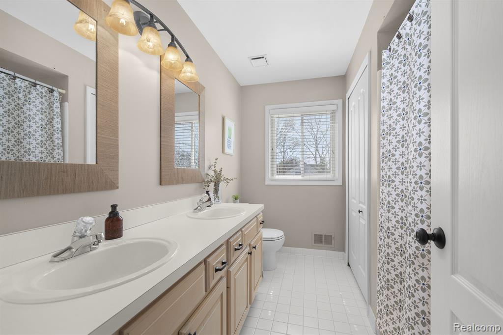 55884 PARKVIEW Drive, Shelby Twp, MI 48316 — Photo 27