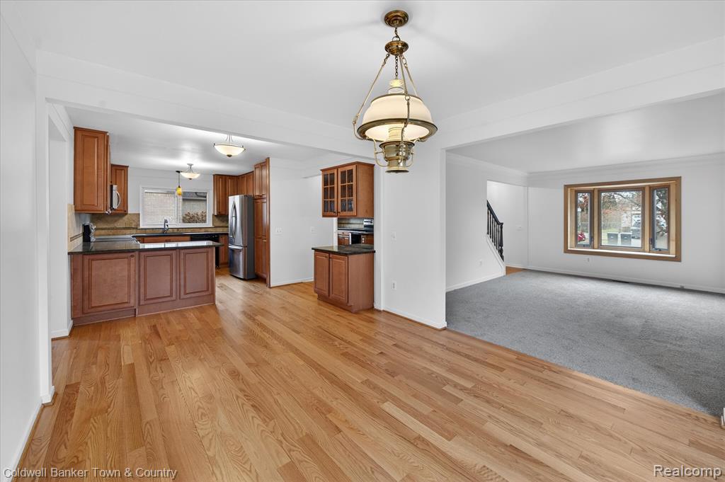 8895 Knolson Avenue, Livonia, MI 48150 — Photo 9