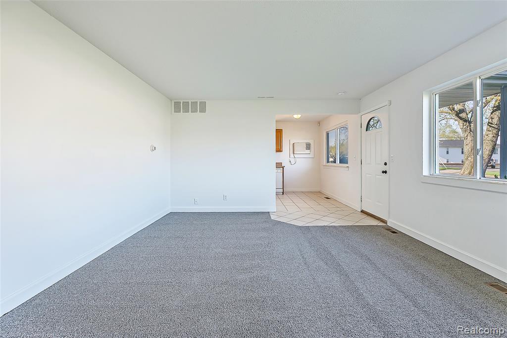 366 S Harris Road, Ypsilanti, MI 48198 — Photo 9