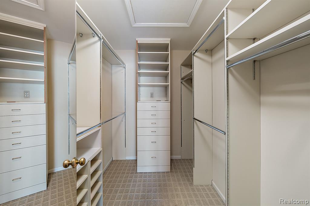 2401 HICKORY GLEN Drive, Bloomfield Hills, MI 48304 — Photo 19