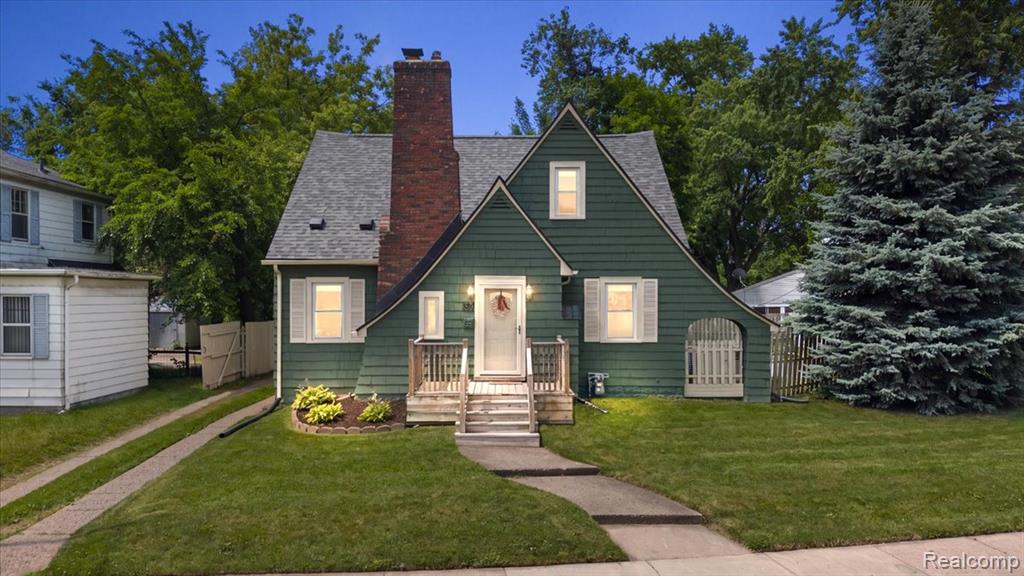 580 E Montcalm Street, Pontiac, MI 48342 — front exterior