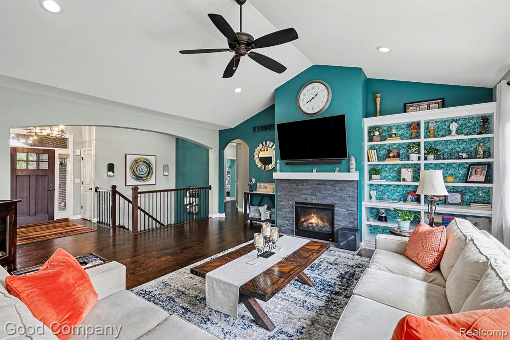 900 Watersmeet Drive, Oxford, MI 48371 — Photo 10