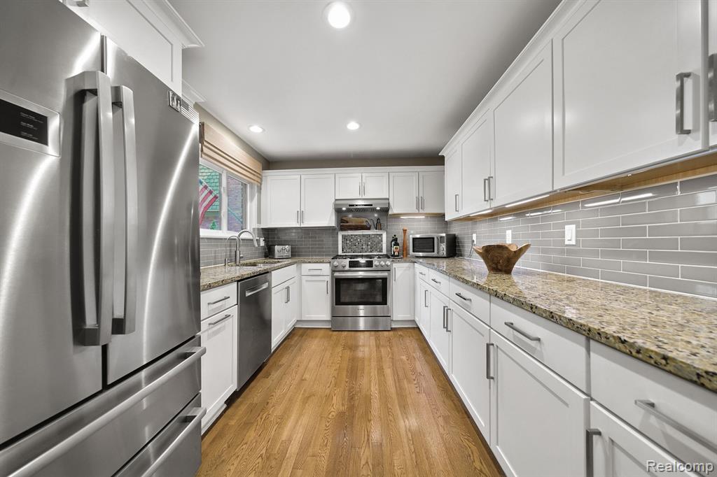 1049 STRATFORD Lane, Bloomfield Hills, MI 48304 — Photo 21