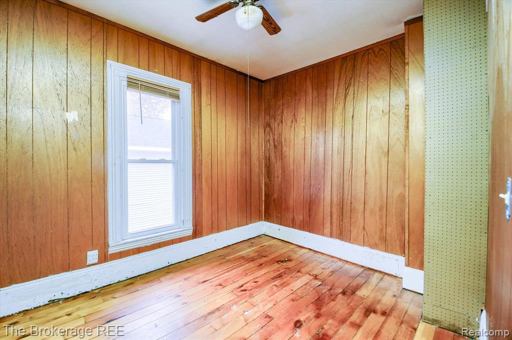 415 MILL Street, Flushing, MI 48433 — Photo 8