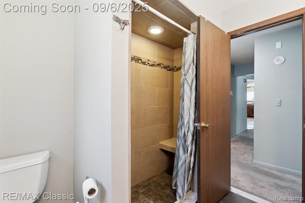 806 Abbey Lane, Milford, MI 48381 — Photo 24