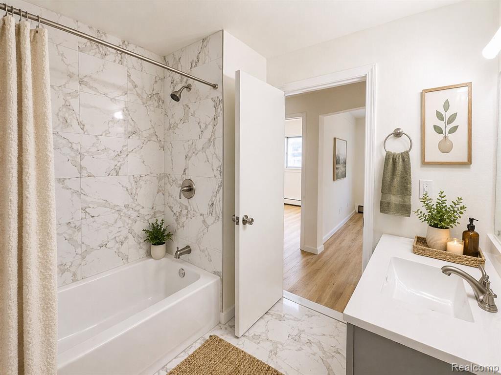 629 W Maple Rd, Clawson, MI — Photo 8