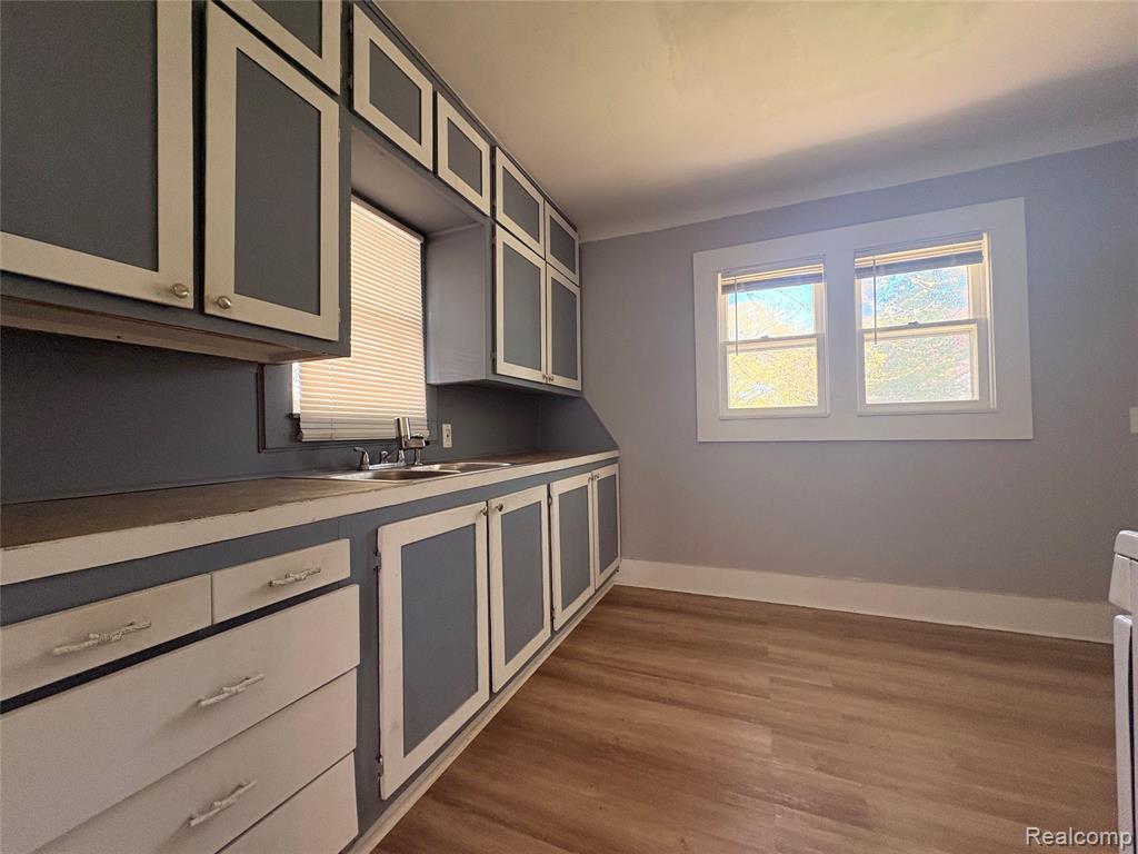 814 Alvord Avenue, Flint, MI 48507 — Photo 8