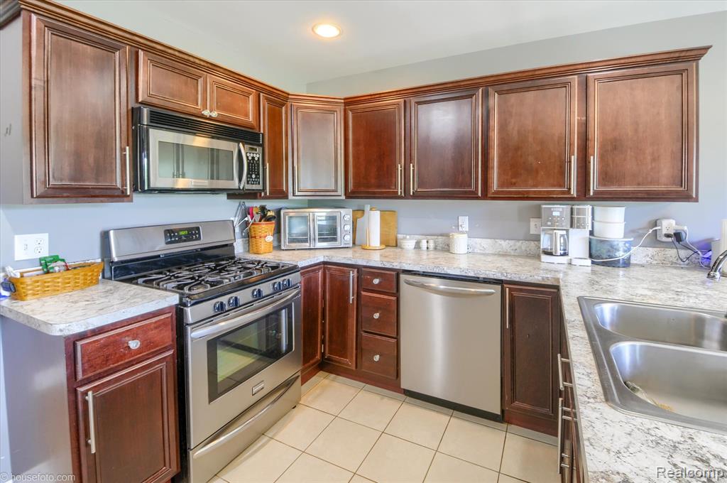 317 N Summers Road, Imlay City, MI 48444 — Photo 11