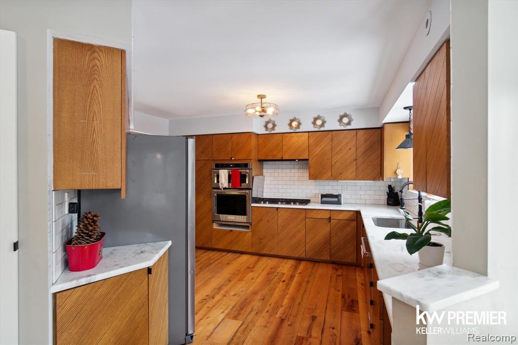 897 Annie Lang Drive, Milford, MI 48381 — Photo 16