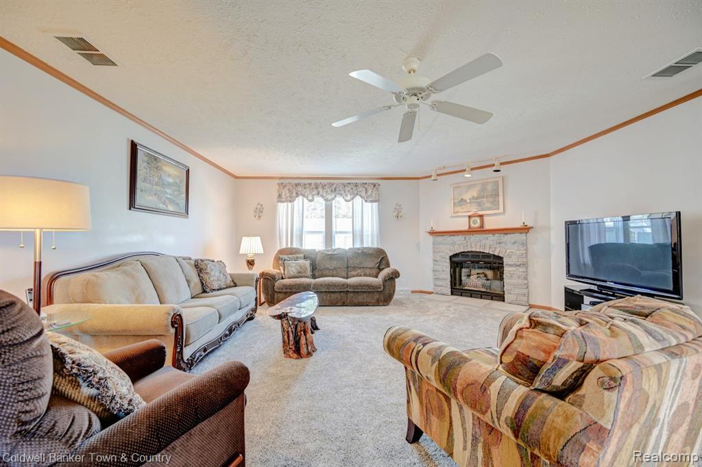 11108 Wood Run Circle, South Lyon, MI 48178 — Photo 5