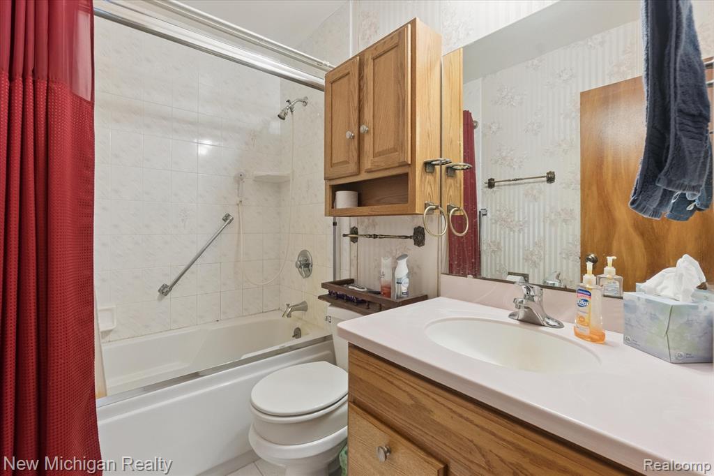 4272 Owen Road, Fenton, MI 48430 — Photo 17
