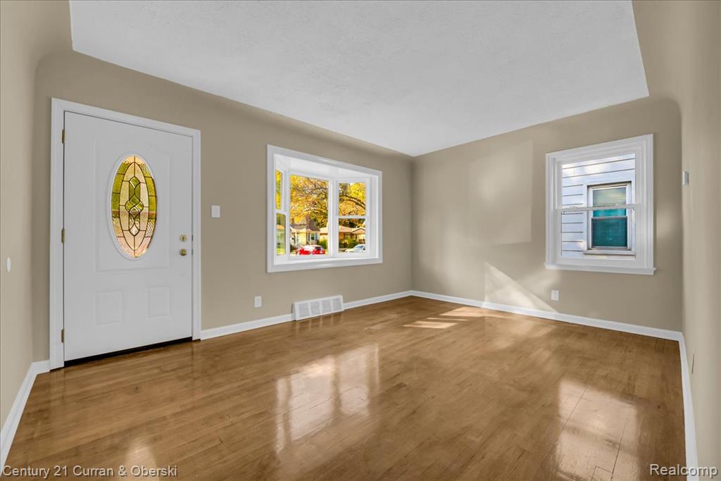 4191 Grindley Park Street, Dearborn Heights, MI 48125 — Photo 4