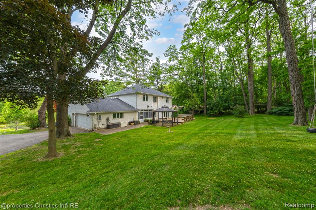 6663 Bloomfield Lane, West Bloomfield, MI — Photo 44