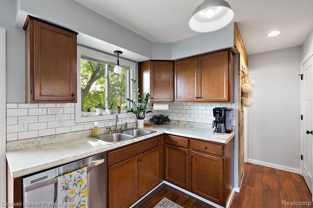 4293 LAPEER Street, Columbiaville, MI 48421 — Photo 17