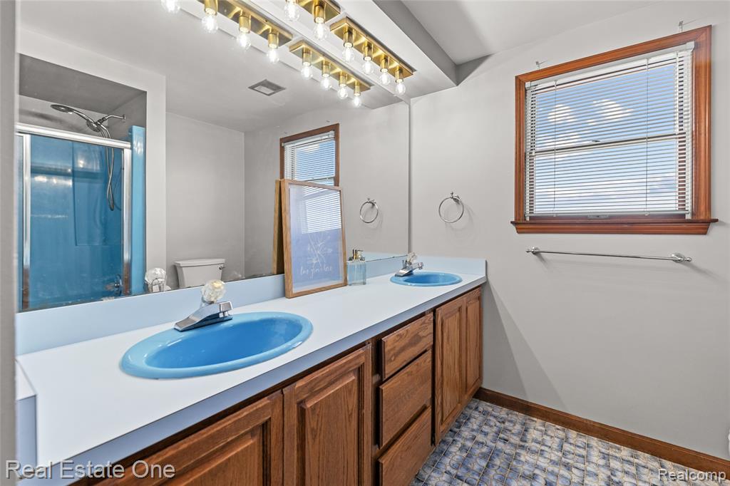 17300 Timothy Drive, Southgate, MI 48195 — Photo 35
