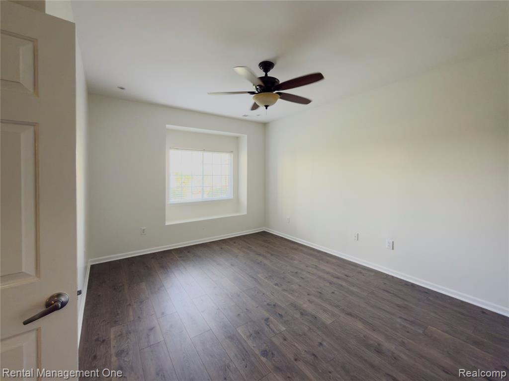 5637 Twin Oaks Drive, Sterling Heights, MI 48314 — Photo 18
