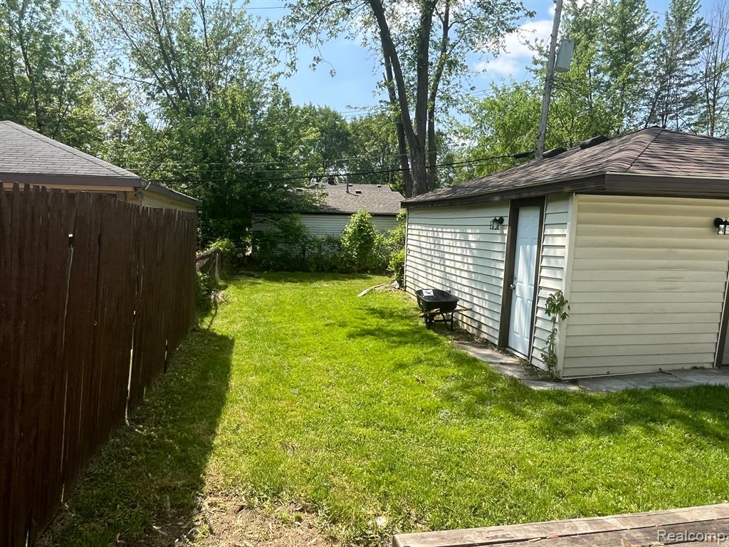 8476 ORCHARD Avenue, Warren, MI 48089 — Photo 6
