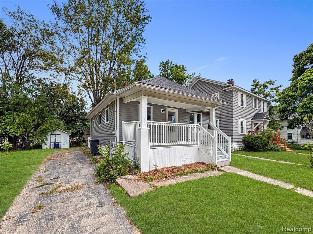 1114 Christopher Street, Flint, MI 48503