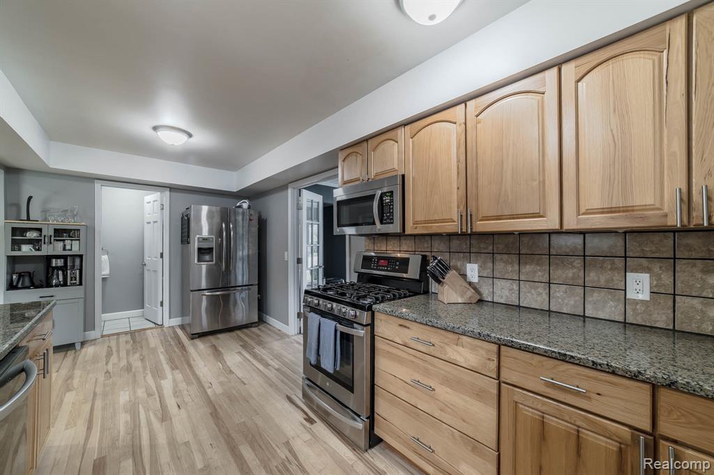 46555 Dequindre Road, Rochester Hills, MI 48307 — Photo 26