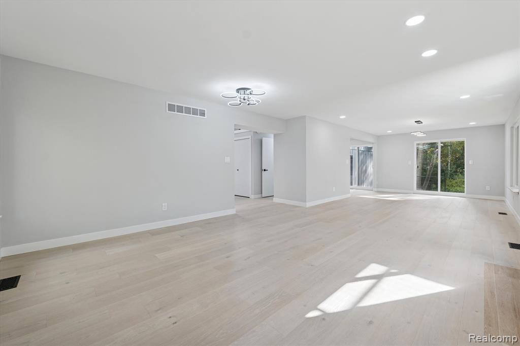 3668 Bayou Drive, West Bloomfield, MI 48323 — Photo 7