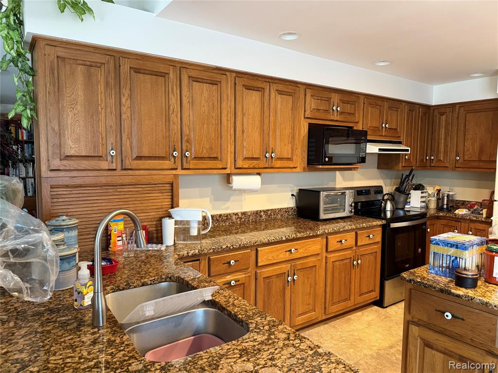 489 Chalfonte Avenue, Grosse Pointe Farms, MI 48236 — Photo 17