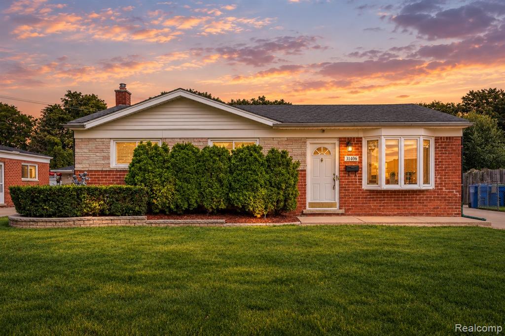 31406 Gloede Drive, Warren, MI 48088