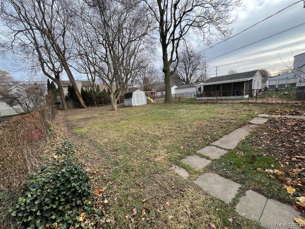 6615 Buckingham Avenue, Allen Park, MI 48101 — Photo 11