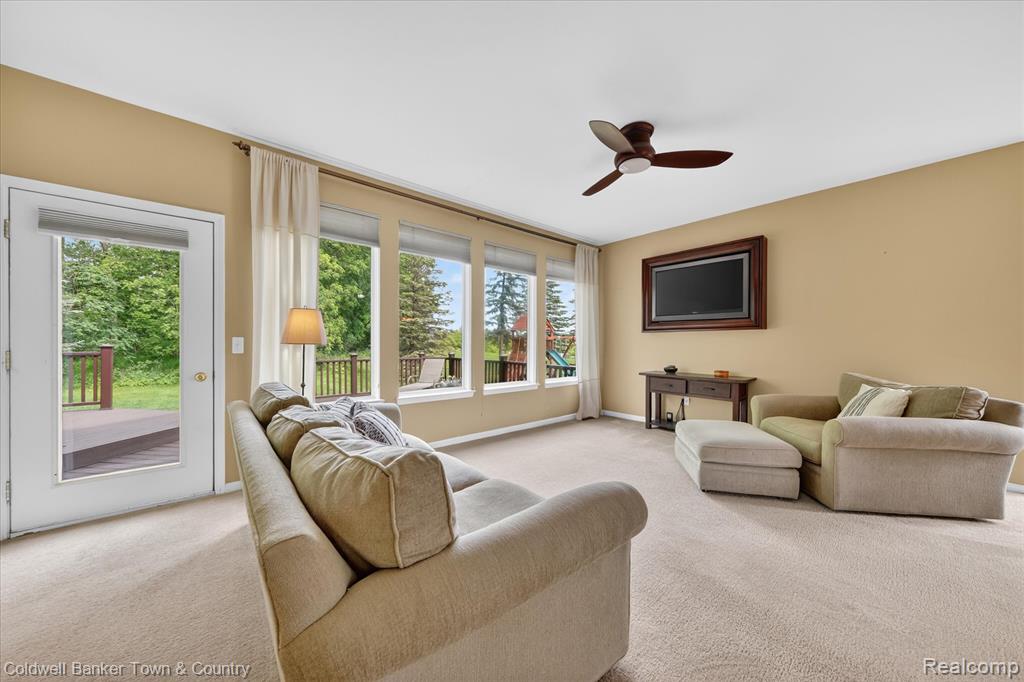 28294 Cottage Lane, New Hudson, MI 48165 — Photo 9