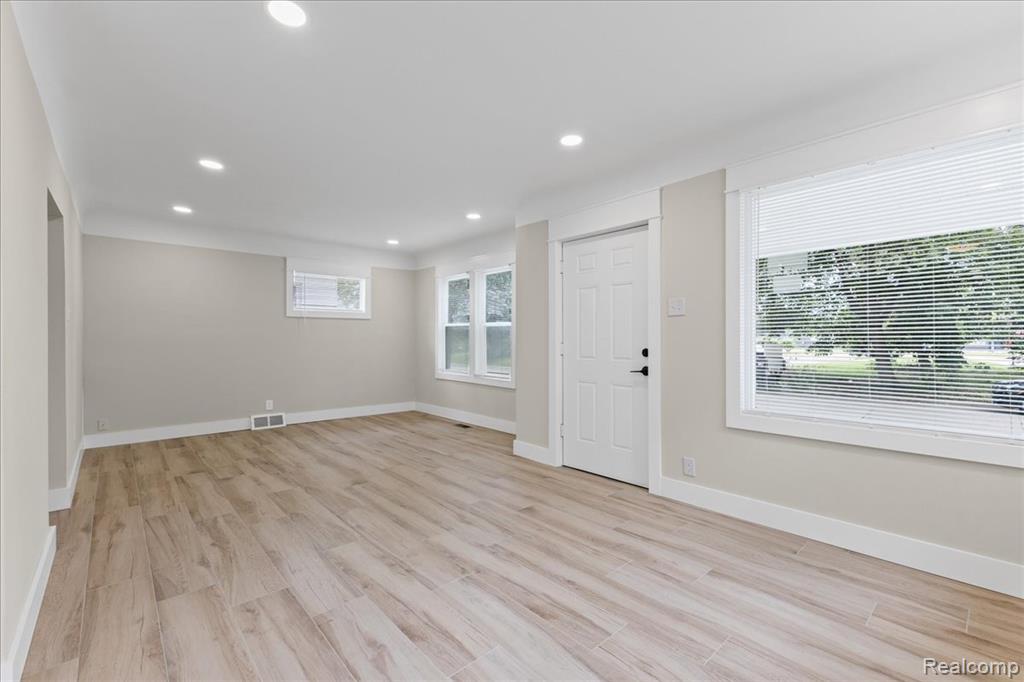 8057 Paige Avenue, Warren, MI 48089 — Photo 26